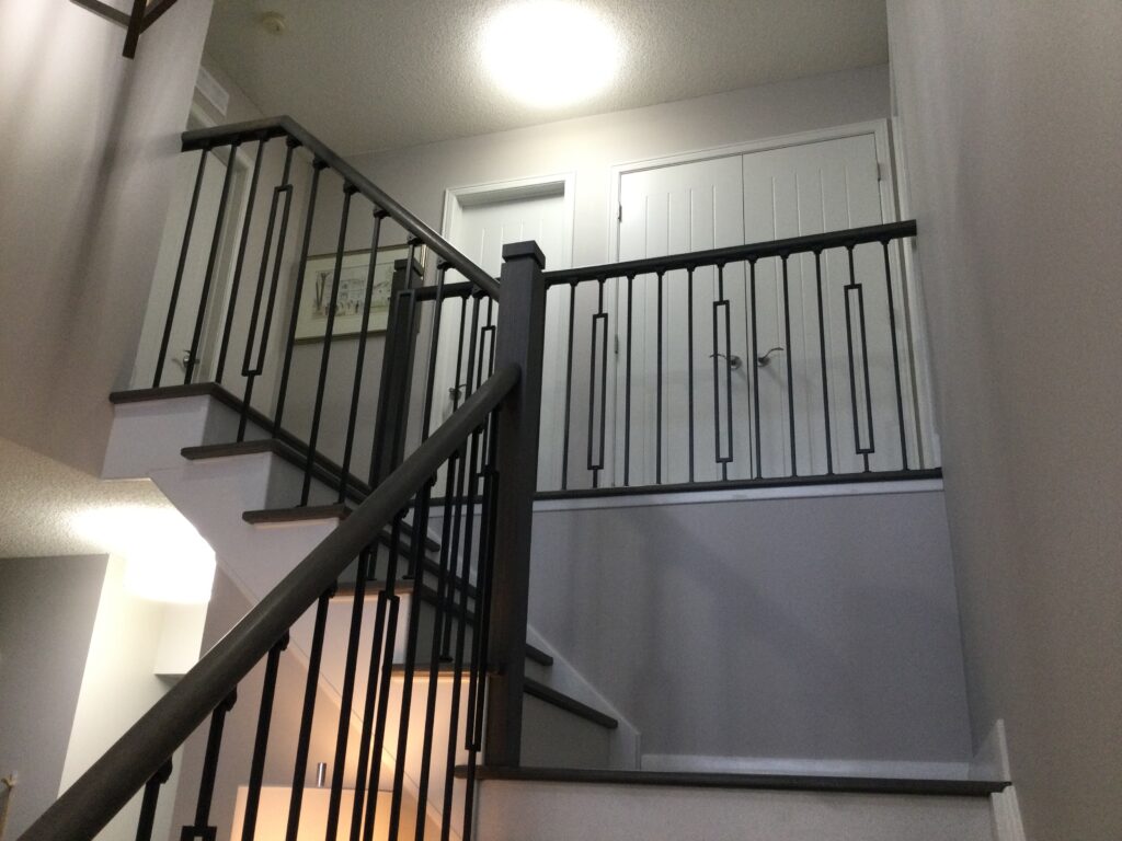 Iron Spindles: Modern Square with Plain Design